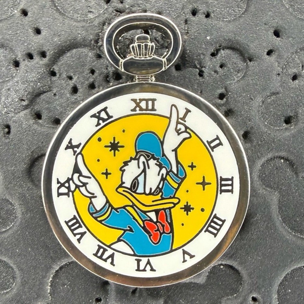 Disney parks PWP pocket watches 2015 Donald Duck Limited release trading pin